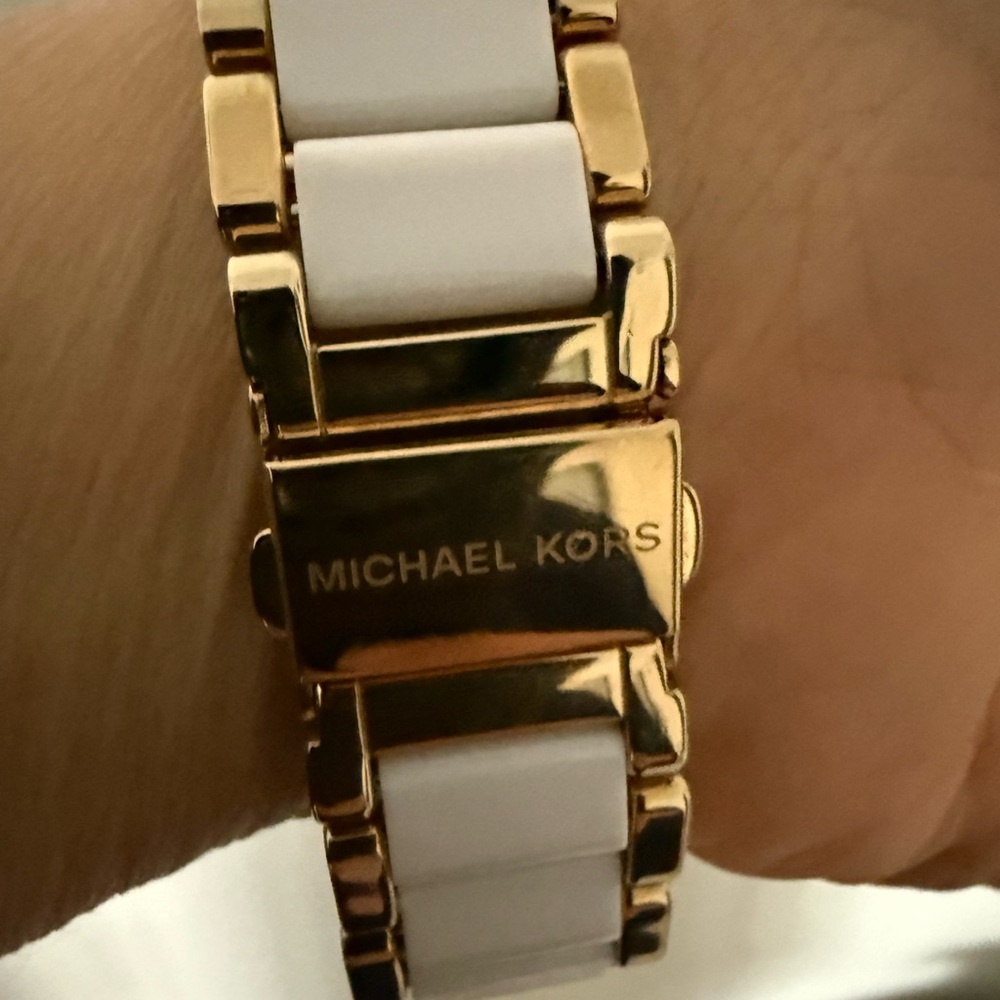 Michael Kors Gold and White Crystal Watch - Picture 5 of 7
